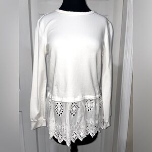 Marled by Reunited Clothing white top with eyelet skirt trim, small